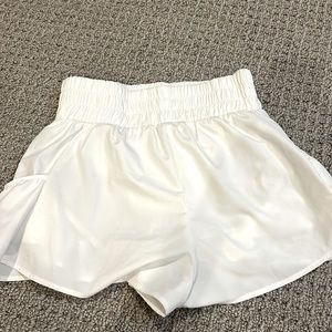 WHITE ATHLETIC SHORTS!! AMAZON!! SUPER COMFORTABLE!!! Size medium white!